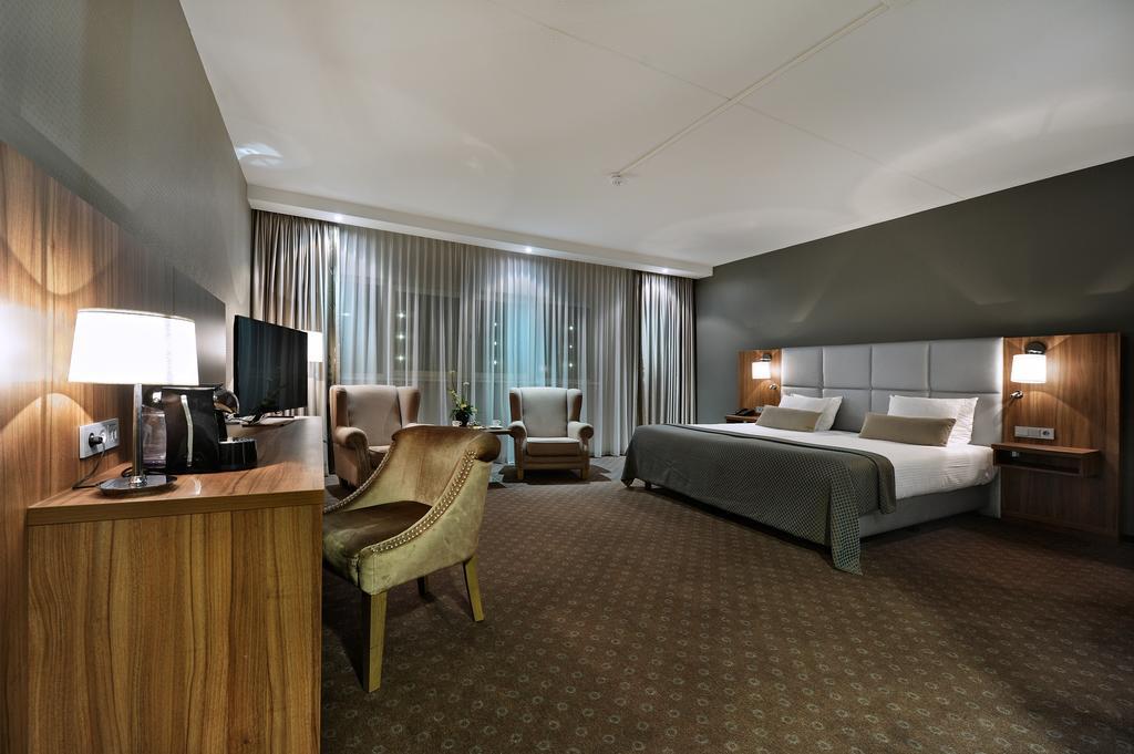 Van Der Valk Theaterhotel آلميلو المظهر الخارجي الصورة