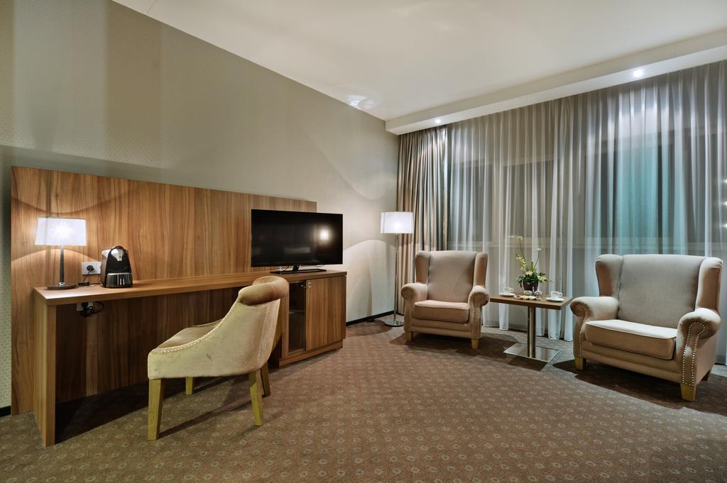 Van Der Valk Theaterhotel آلميلو المظهر الخارجي الصورة